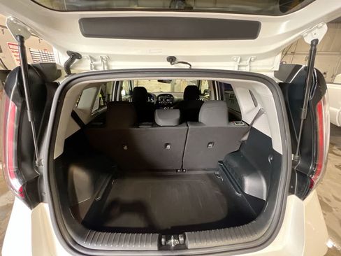 Used 2023 Kia Soul S FWD image 26