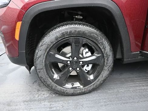 New 2025 Jeep Grand Cherokee Altitude AWD/4WD image 38