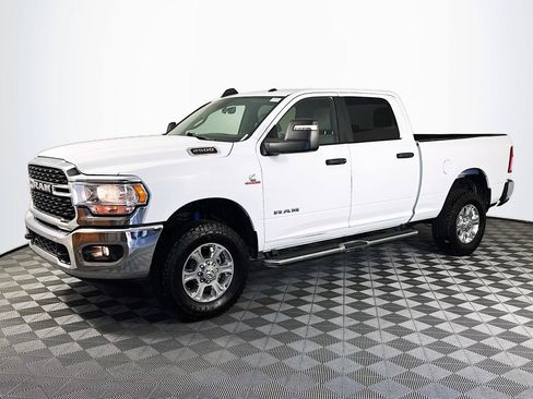 Used 2024 RAM 2500 Big Horn w/ Off Road Package AWD/4WD image 4