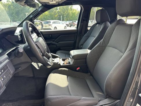 Used 2025 Toyota Tacoma SR AWD/4WD image 12
