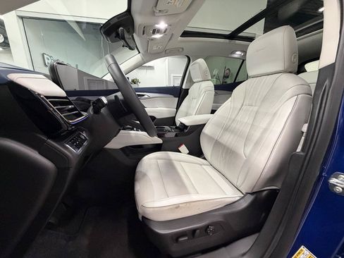 Used 2025 Buick Envision Avenir AWD/4WD image 9