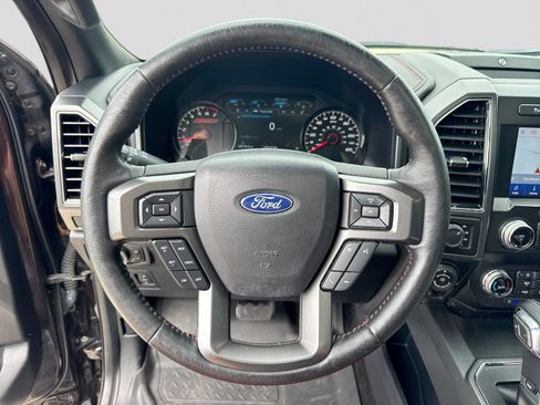 Used 2019 Ford F150 Lariat w/ Equipment Group 502A Luxury AWD/4WD image 28