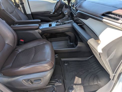 Used 2022 Toyota Sienna Platinum image 30