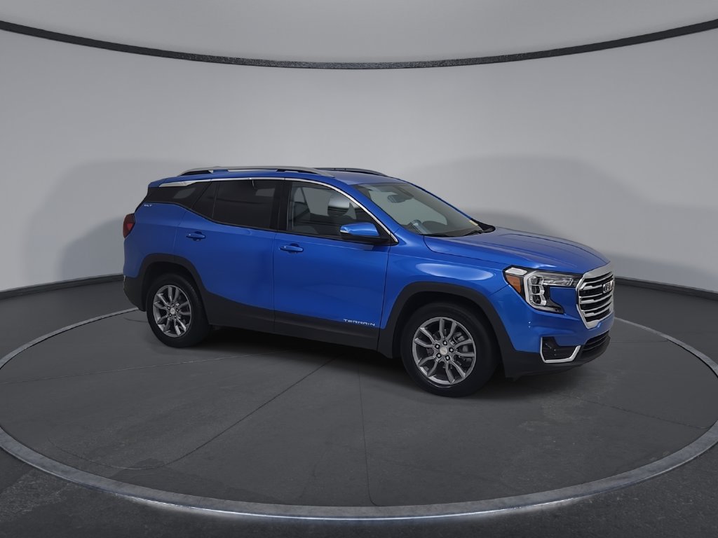 Used 2024 GMC Terrain SLT FWD image 2