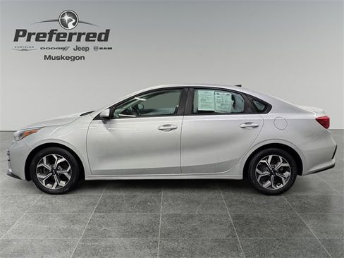 Used 2020 Kia Forte LXS image 9