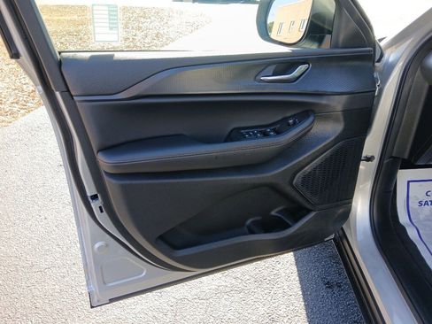 New 2025 Jeep Grand Cherokee Laredo X w/ Luxury Tech Group I image 23