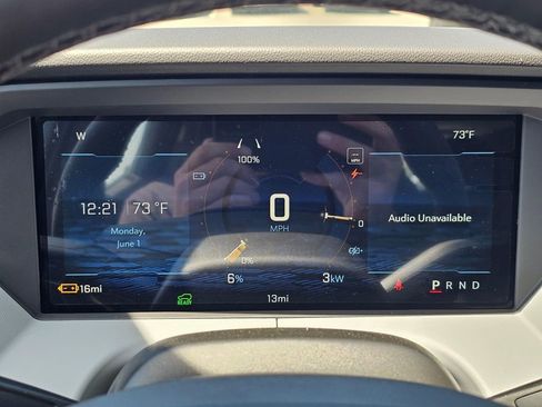 New 2027 Chevrolet Bolt LT w/ Comfort Package FWD image 27
