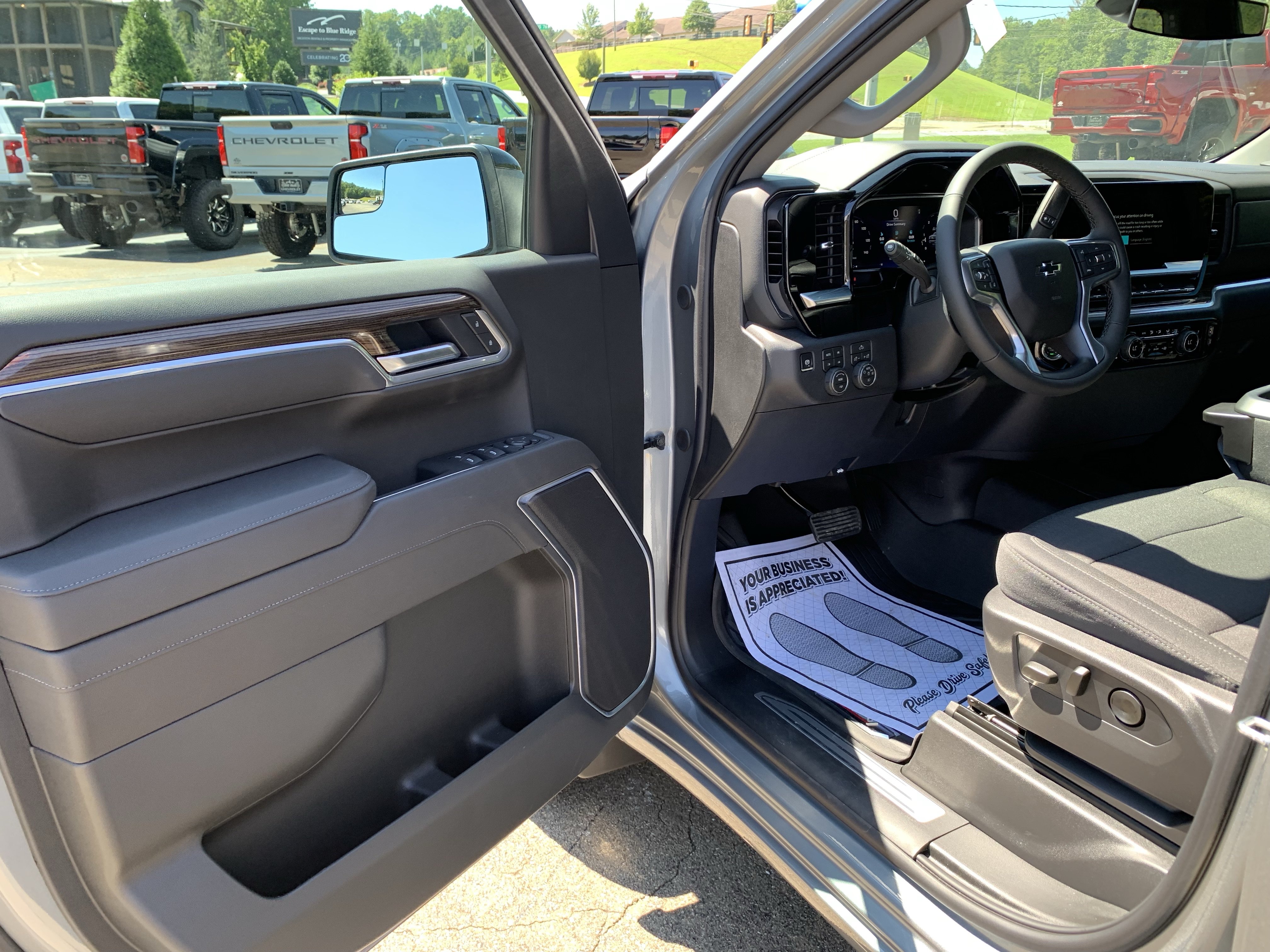 New 2026 Chevrolet Silverado 1500 RST w/ Z71 Off-Road Package AWD/4WD image 7