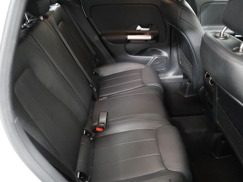 Used 2025 Mercedes-Benz GLA 250 4MATIC image 28