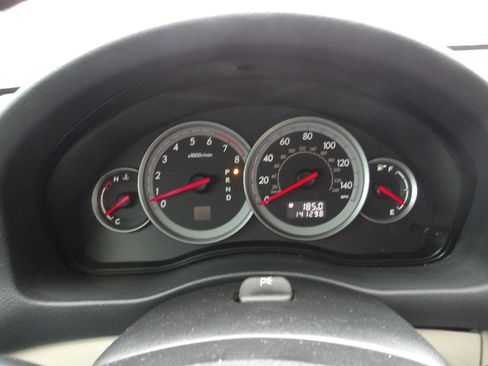 Used 2005 Subaru Outback Premium image 15