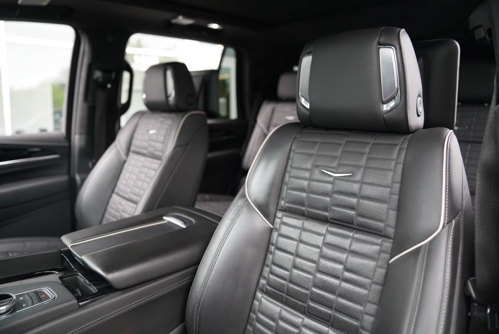 Used 2023 Cadillac Escalade V w/ LPO, ONYX Package AWD/4WD image 24