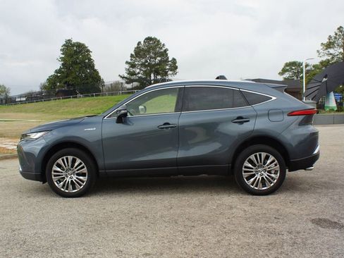 Used 2021 Toyota Venza Limited AWD/4WD image 14