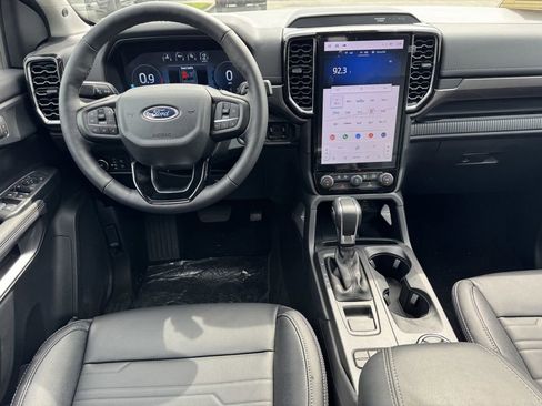 Used 2025 Ford Ranger Lariat w/ FX4 Off-Road Package image 15