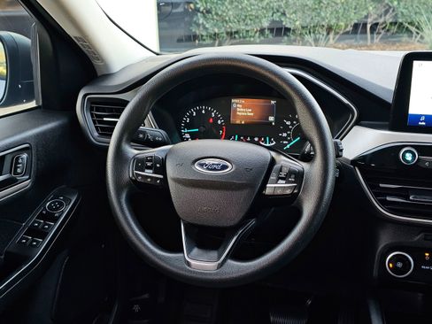Used 2022 Ford Escape SE image 22