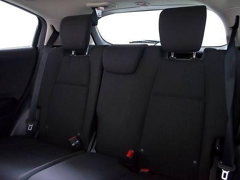 Used 2018 Honda HR-V EX image 16