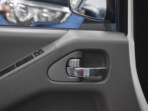 Used 2013 Nissan Frontier SV image 82