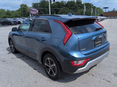 Used 2024 Kia Niro EX FWD image 5