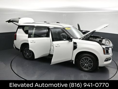 Certified 2025 Nissan Armada SL w/ Captain's Chari Seat Package AWD/4WD image 31