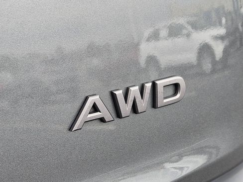 Used 2024 Nissan Rogue S image 17