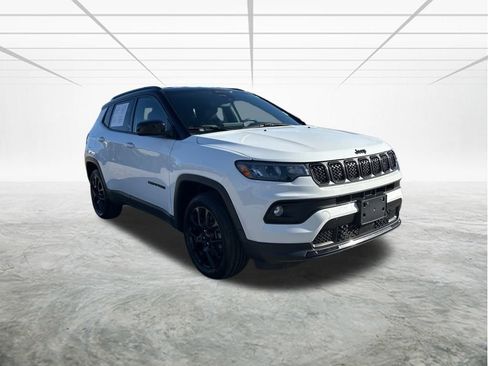 Certified 2023 Jeep Compass Altitude w/ Convenience Group image 2