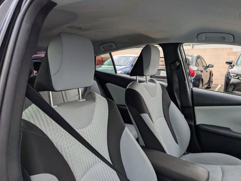 Used 2016 Toyota Prius Two image 19