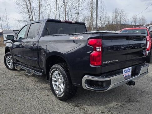 Used 2023 Chevrolet Silverado 1500 LT AWD/4WD image 8