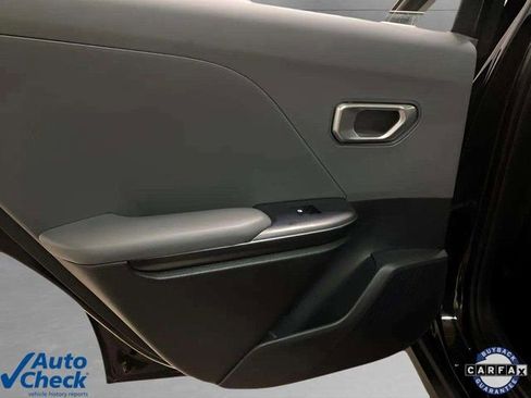 Used 2025 Kia K4 LX image 61