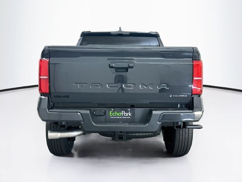 Used 2025 Toyota Tacoma TRD Sport AWD/4WD image 7