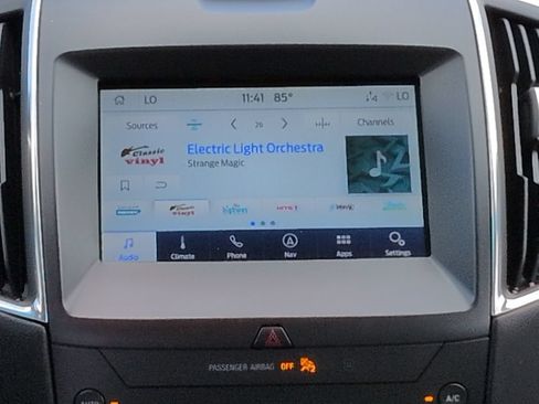 Used 2020 Ford Edge Titanium FWD image 18