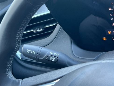 Used 2024 Buick Encore GX Sport Touring FWD image 32