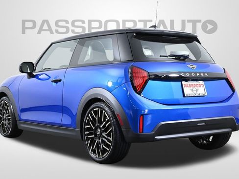 Certified 2025 MINI Cooper 2-Door Hardtop image 6
