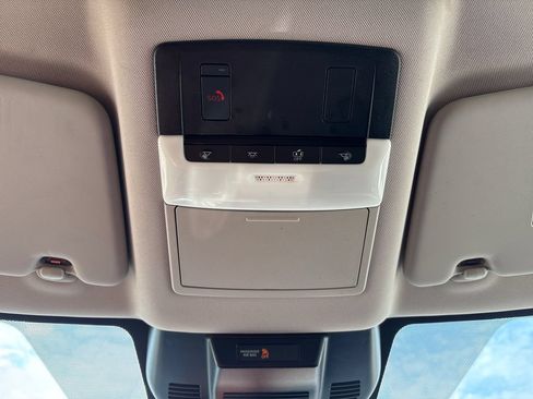Used 2025 Nissan Rogue SV FWD image 41