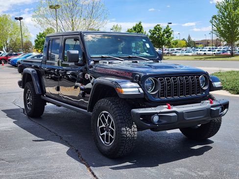 Used 2024 Jeep Gladiator Rubicon AWD/4WD image 4