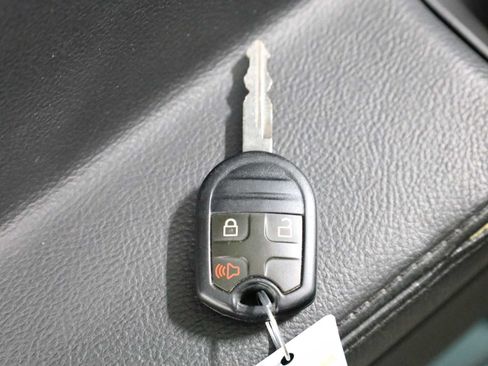 Used 2014 Ford Explorer XLT w/ Equipment Group 202A AWD/4WD image 39