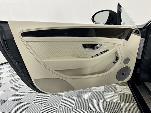 Certified 2022 Bentley Continental GT image 17