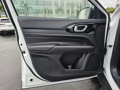 New 2026 Jeep Compass Latitude image 21