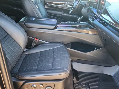 Used 2023 Cadillac Escalade Sport Platinum AWD/4WD image 17