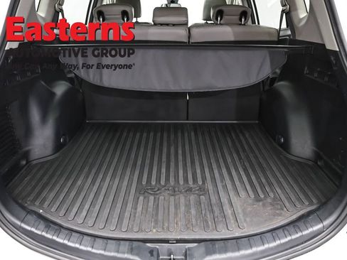 Used 2018 Toyota RAV4 XLE AWD/4WD image 9