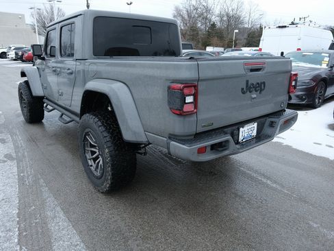 Used 2022 Jeep Gladiator Overland image 5