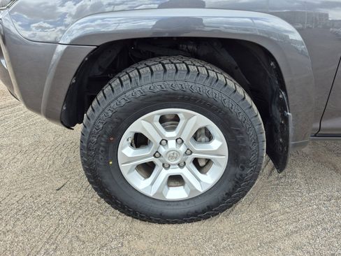 Used 2018 Toyota 4Runner SR5 image 24