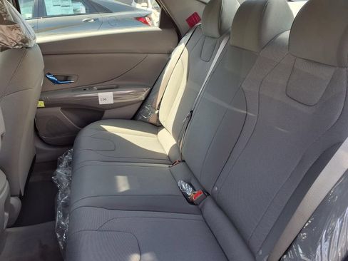 New 2026 Hyundai Elantra SE FWD image 8
