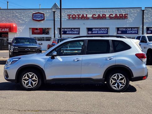 Used 2020 Subaru Forester Premium AWD/4WD image 2
