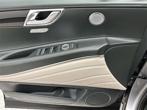 Used 2025 Genesis GV80 2.5T Standard image 13