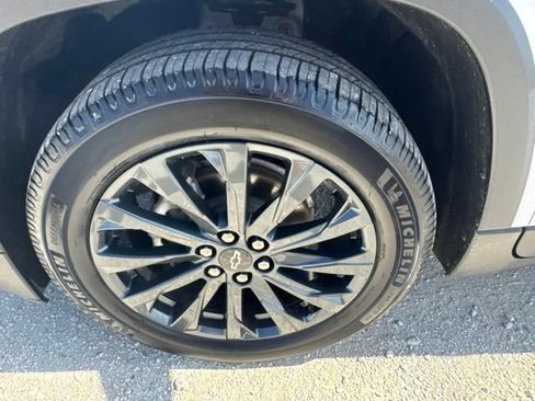 Used 2023 Chevrolet Traverse RS w/ LPO, Floor Liner Package AWD/4WD image 14