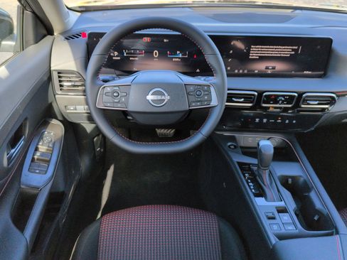 New 2026 Nissan Sentra SR w/ Floor Mat Package FWD image 15