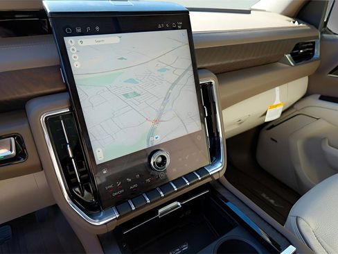 New 2026 GMC Yukon Denali w/ Sun & Power Step Package image 15