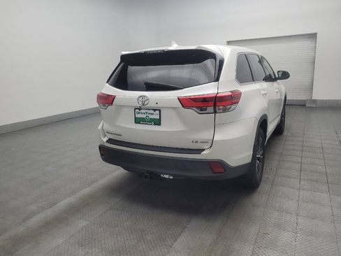Used 2018 Toyota Highlander Plus AWD/4WD image 9