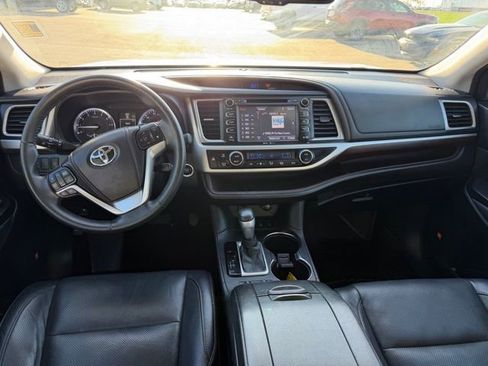 Used 2014 Toyota Highlander Limited image 9