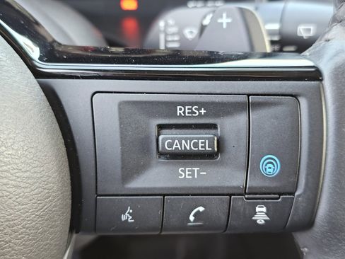 Used 2023 Nissan Rogue Platinum w/ Platinum Premium Package image 17