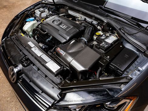 Used 2018 Volkswagen Golf R 4-Door image 35